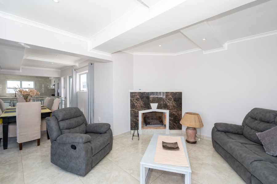 3 Bedroom Property for Sale in Paradise Beach Western Cape